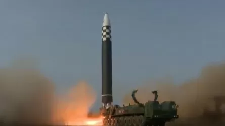 КНДР запустила три баллистические ракеты малой дальности