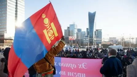 Протесты в Монголии: толпа ворвалась в здание правительства