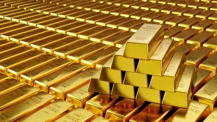 Цены на золото спускаются на опасениях инвесторов