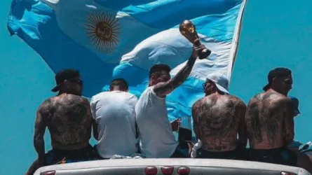 Аргентина встретила героев. Чемпионов пришлось эвакуировать вертолетами
