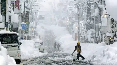 Снегопад в Японии: без света остались свыше 16 тысяч домов