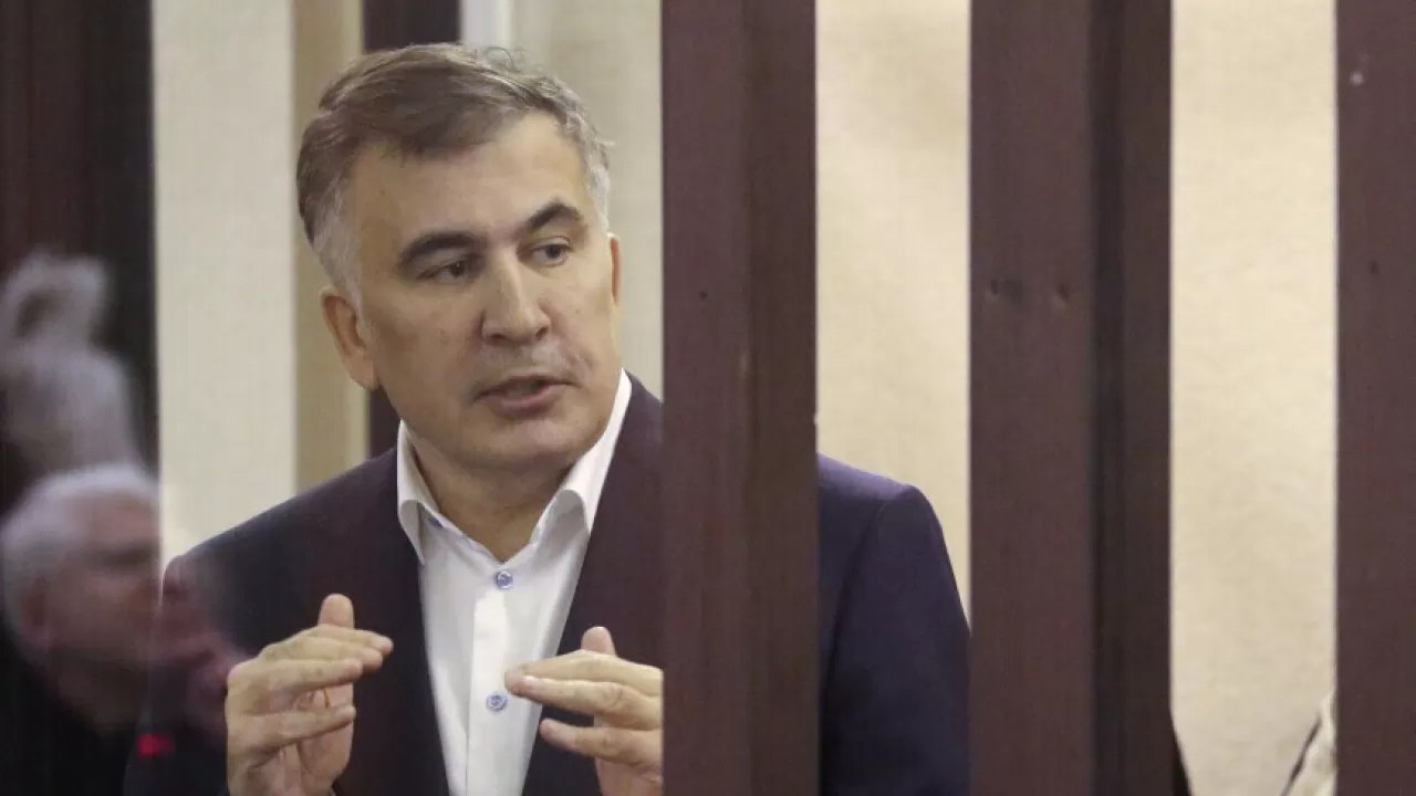 Саакашвили обвиняют в симуляции. Суд отложен