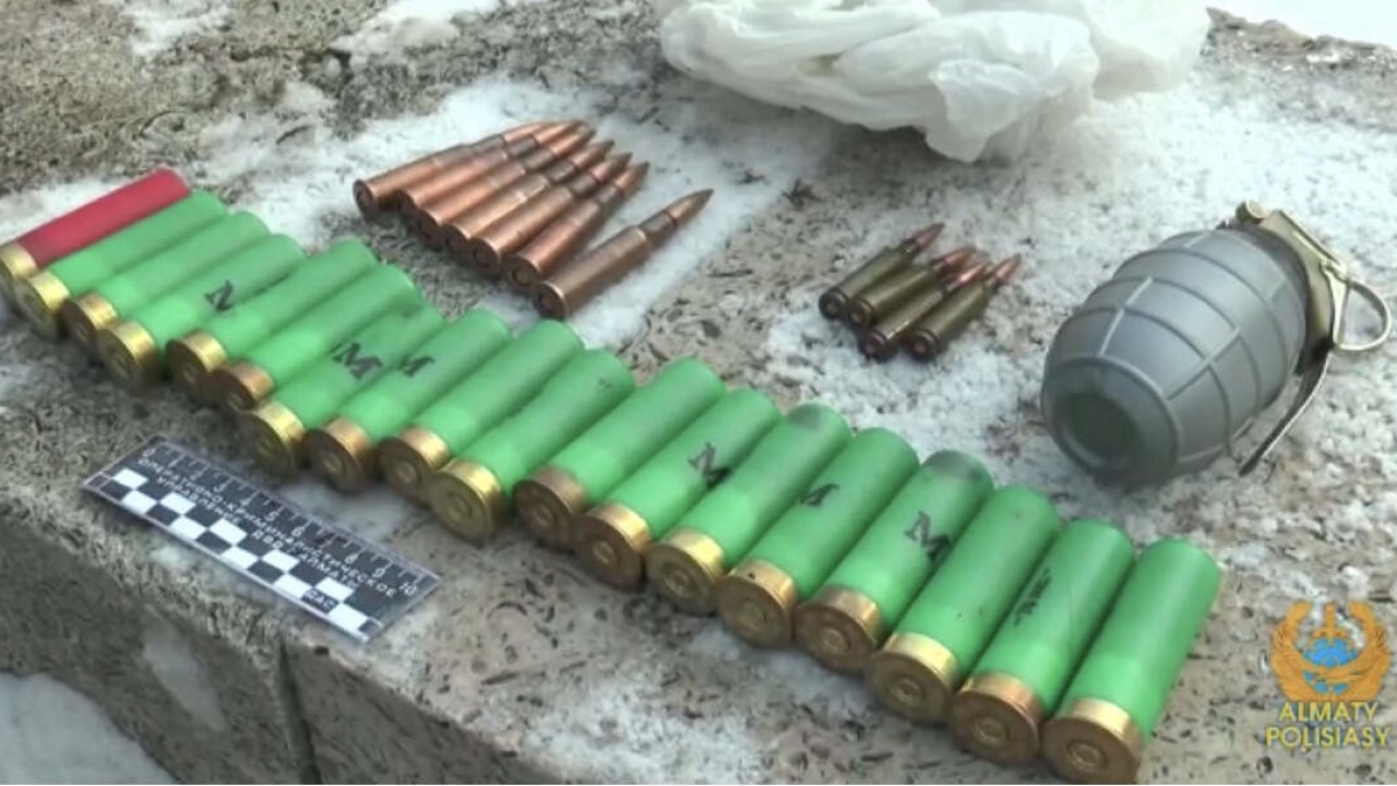 Арсенал оружия обнаружен в центре Алматы