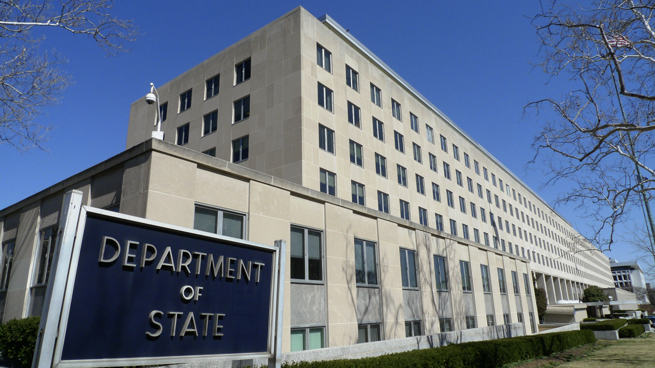 Госдеп сообщил о решении вывезти большинство сотрудников посольства США на Украине - документ