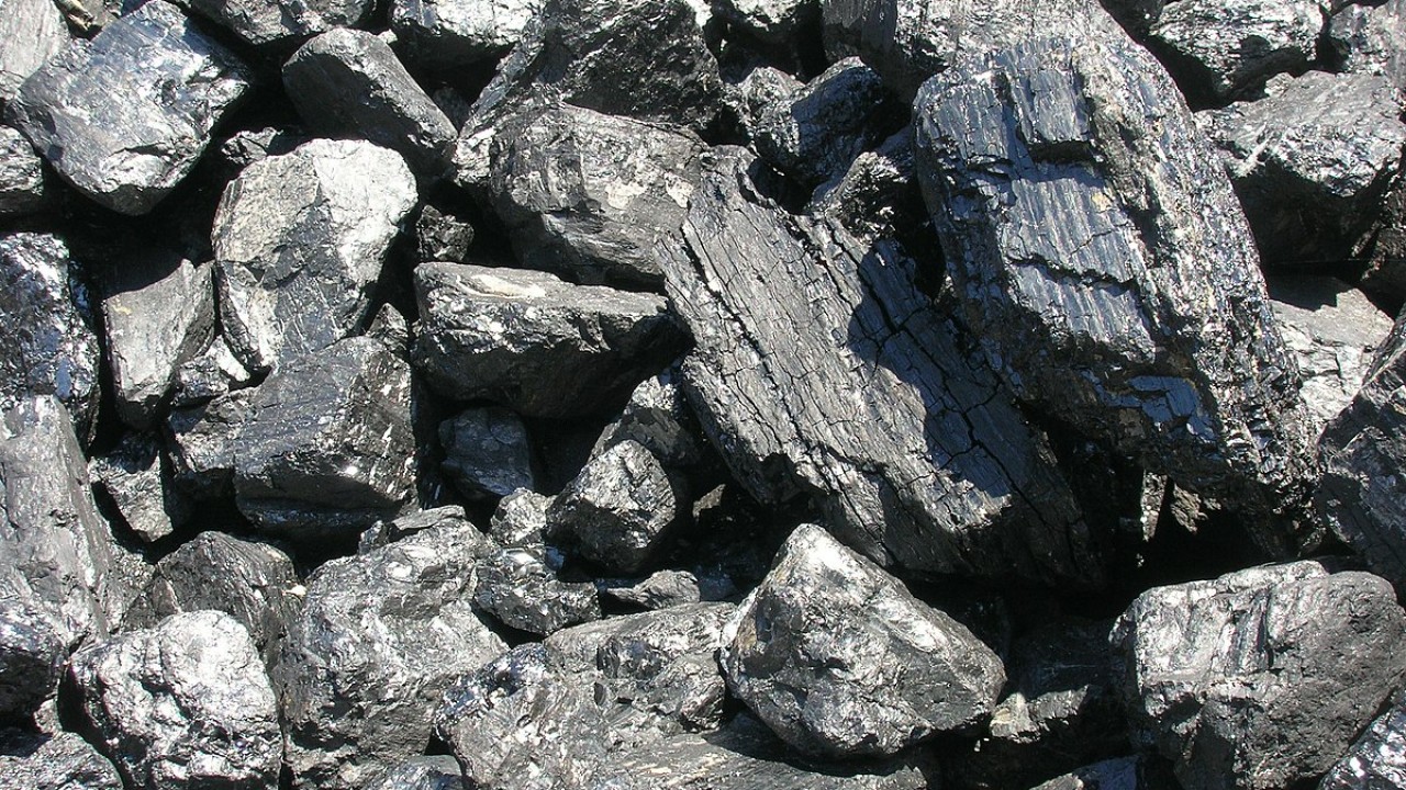 Предприятия и население Казахстана стали больше использовать угля  