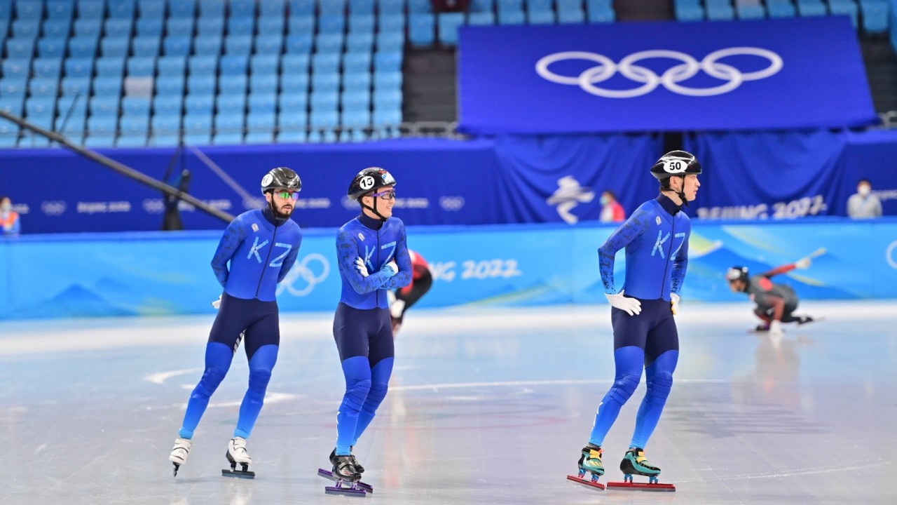 Три казахстанских шорт-трекиста пробились в 1/4 финала Олимпийских игр – 2022