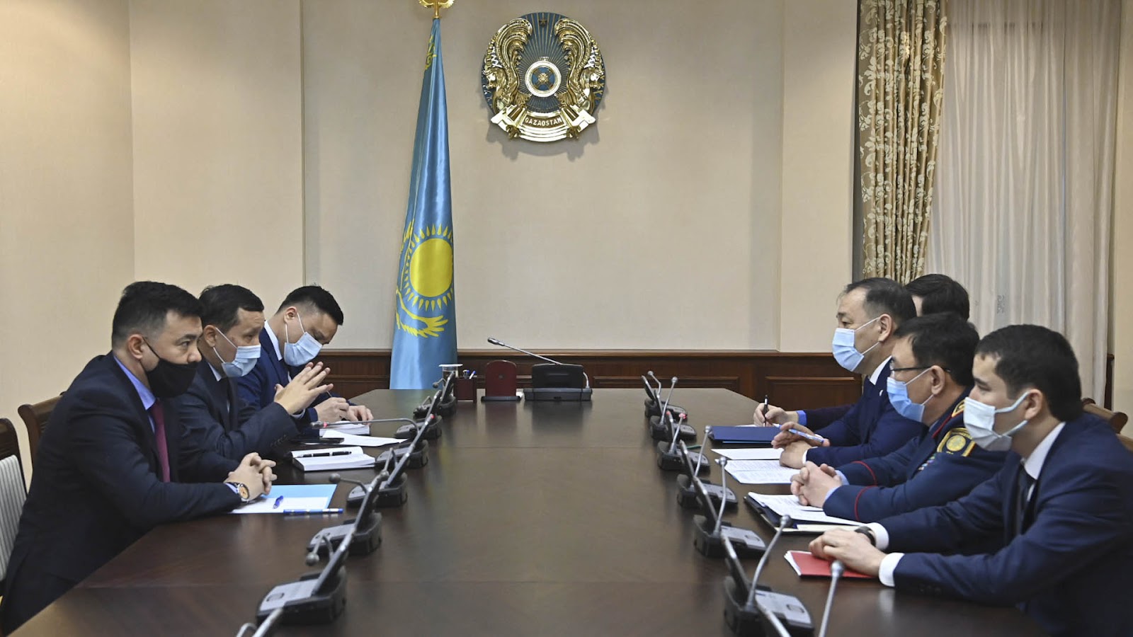 Ералы Тугжанов провел встречу с представителями независимой комиссии "Аманат"