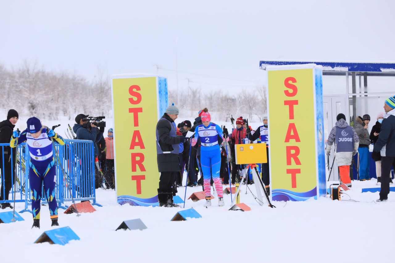 В Актобе стартовал чемпионат республики по лыжным гонкам среди юношей и девушек