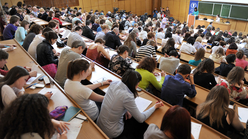 Российских студентов отчисляют из европейских вузов