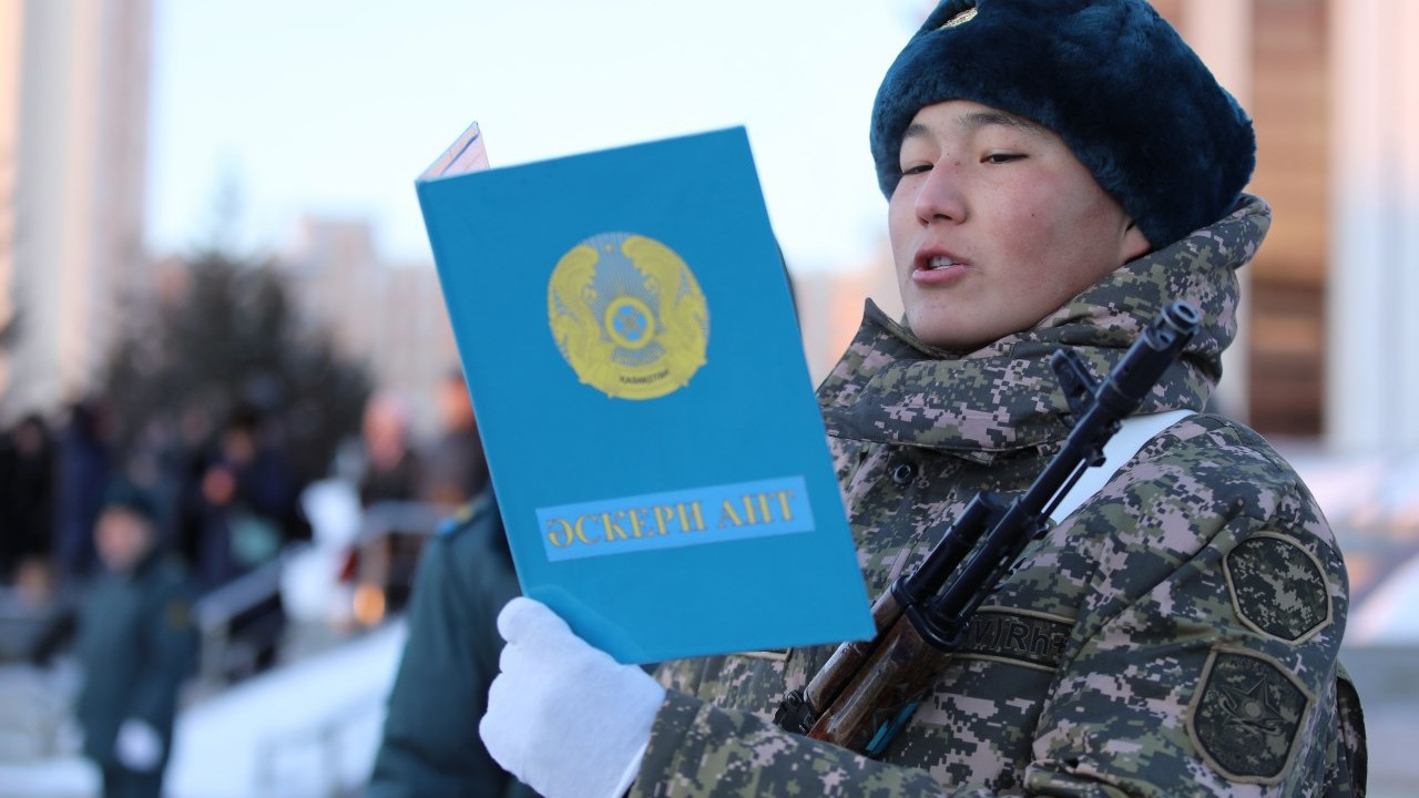 В Казахстане предложили разработать план по модернизации военкоматов 