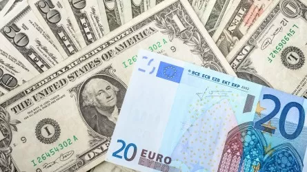 Курс доллара и евро на рынке Forex достиг исторического максимума 