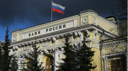 Российский ЦБ бросил 7 млрд долларов на спасение рубля