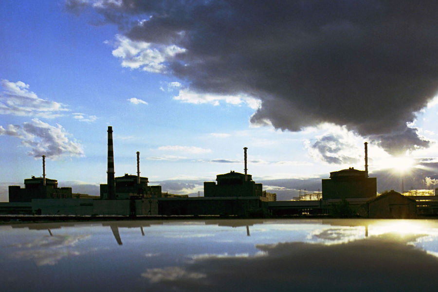 Еуропадағы ең ірі АЭС-те өрт: БҰҰ қауіпсіздік кеңесінің шұғыл жиыны өтеді  