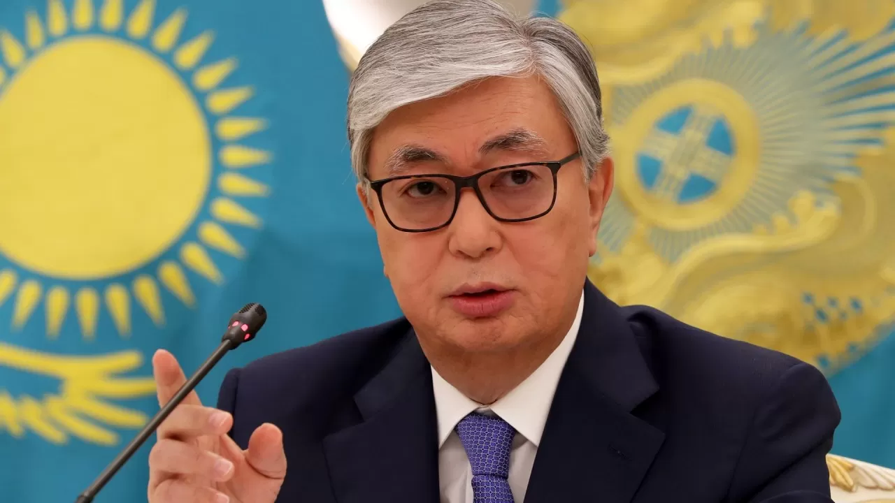 Токаев запретил вывоз иностранной валюты из Казахстана