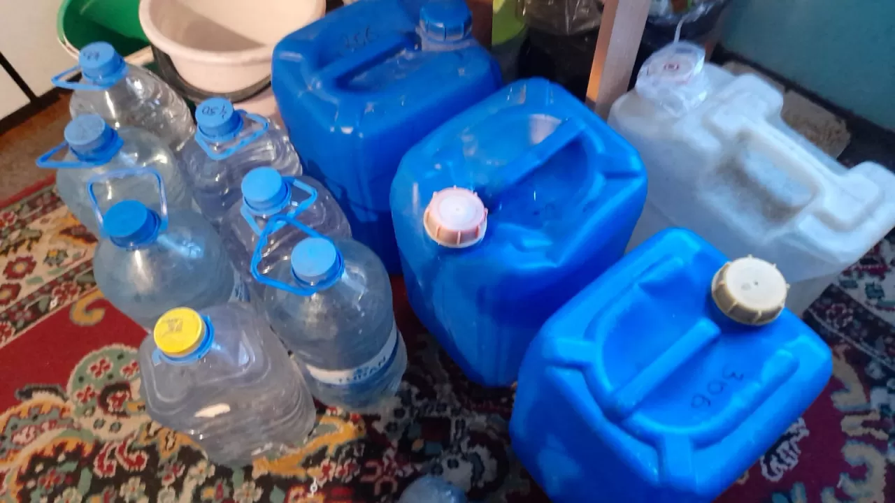 Жители села в ВКО требуют обеспечить их  питьевой водой