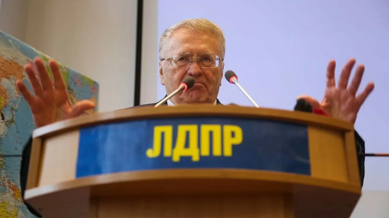 ЛДПР хочет засудить тех, кто первым "похоронил" Жириновского