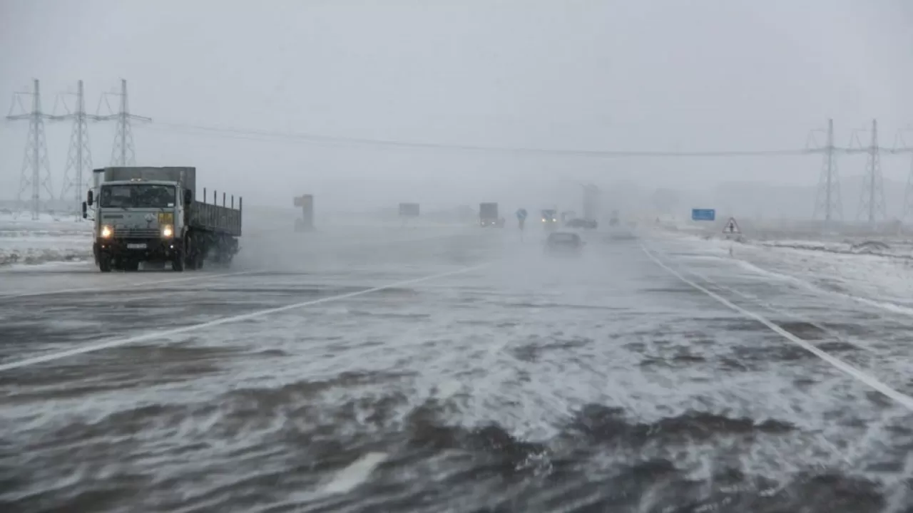 Сильный ветер в Павлодарской области оставил без света более 30 населенных пунктов 