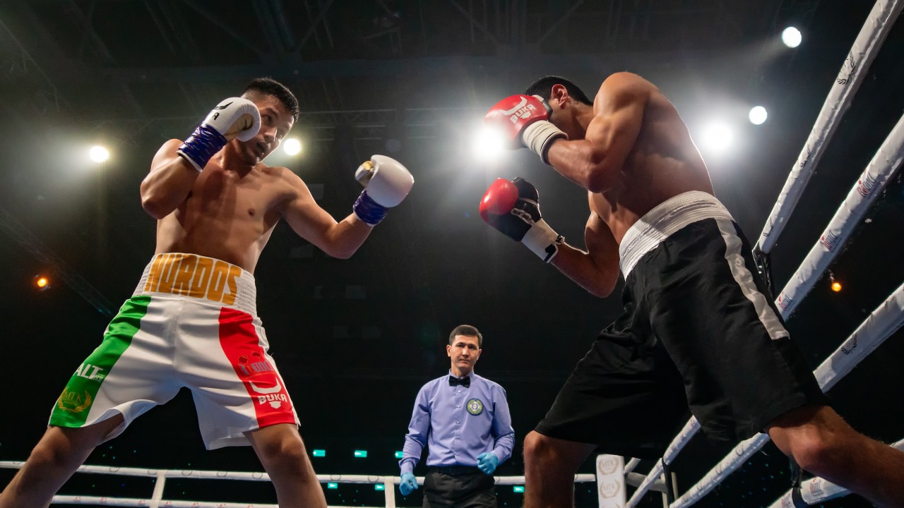 Большой вечер бокса в Алматы завершился боем за "молодежный" пояс WBO 