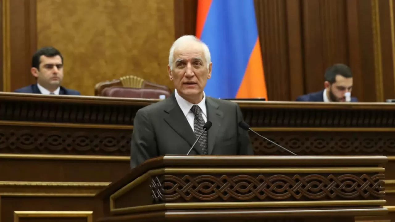 Президент Армении вступил в должность