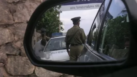 В Шри-Ланке военные взяли под охрану заправки из-за сокращения запасов бензина