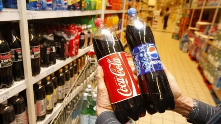 Coca-Cola и PepsiCo приостанавливают продажу напитков в России