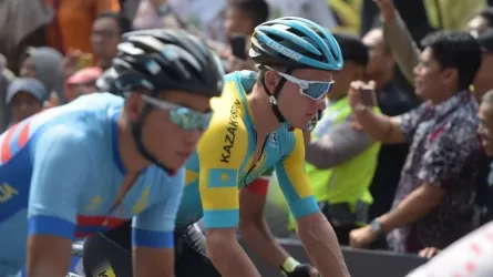 Казахстан собрал полный медальный комплект на ЧА по велоспорту