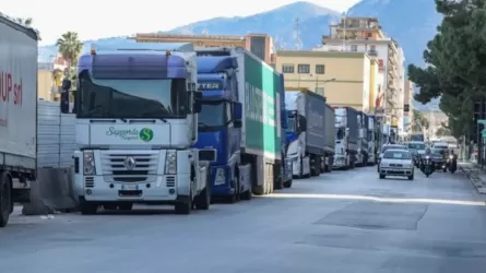 В Испании из-за многодневной забастовки дальнобойщиков в супермаркетах заканчиваются продукты