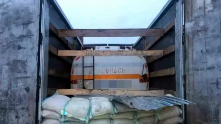 Пограничники не дали вывезти из Казахстана 80 тонн бензина