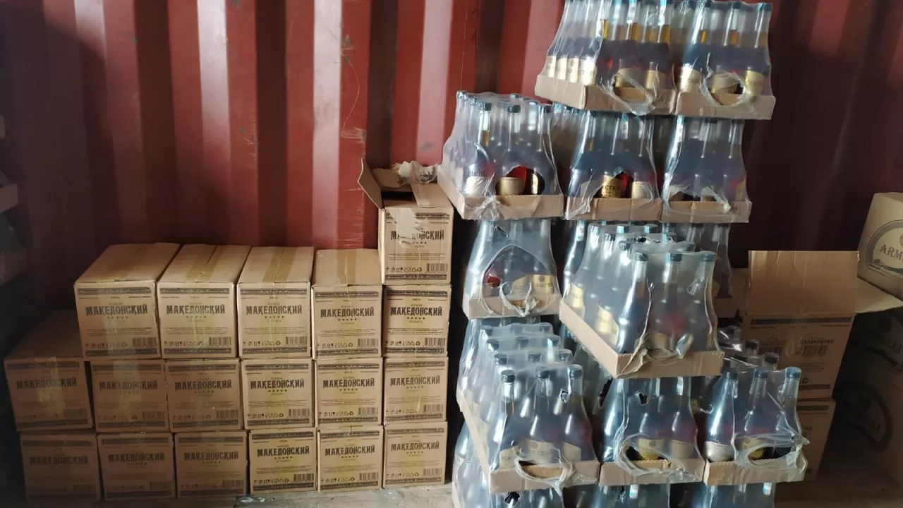 Почти 10 тыс. бутылок нелегального алкоголя выявили Костанайские налоговики 