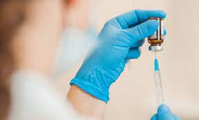 Дания приостанавливает кампанию по вакцинации от COVID-19