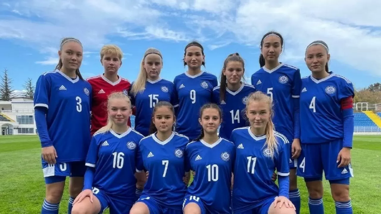 Женская команда Казахстана по футболу (u-19) уступила в квалификации EURO-2022