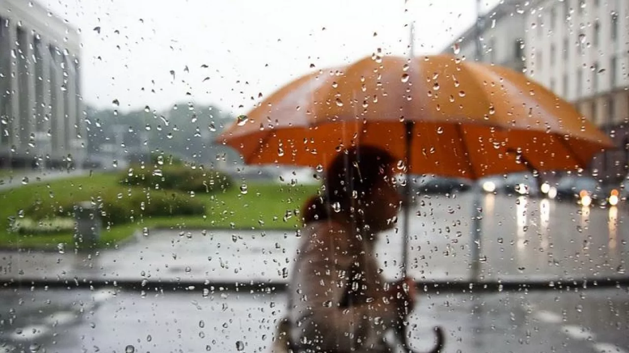 На выходных в Казахстане ожидаются дожди с грозами  