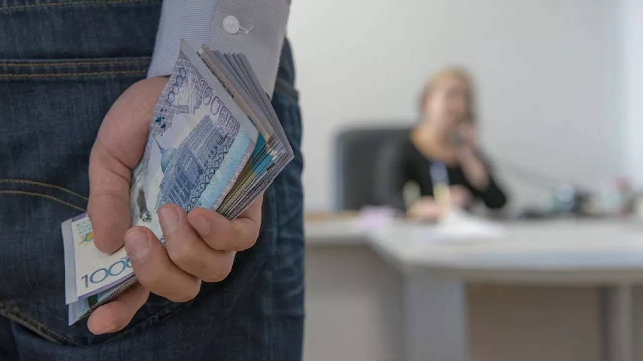 В Туркестанской области аферист обещал помочь в закрытии кредитов