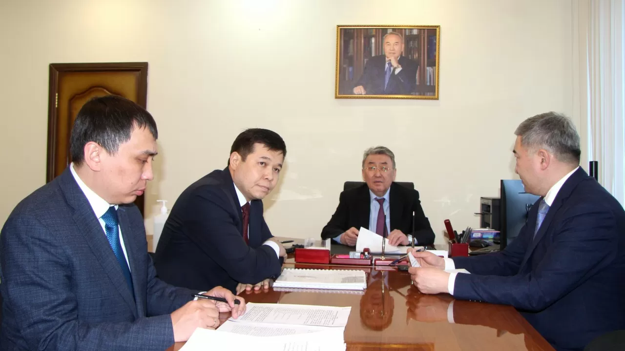 Как вице-министр Берик Камалиев нивелирует дорожный конфликт в ЗКО