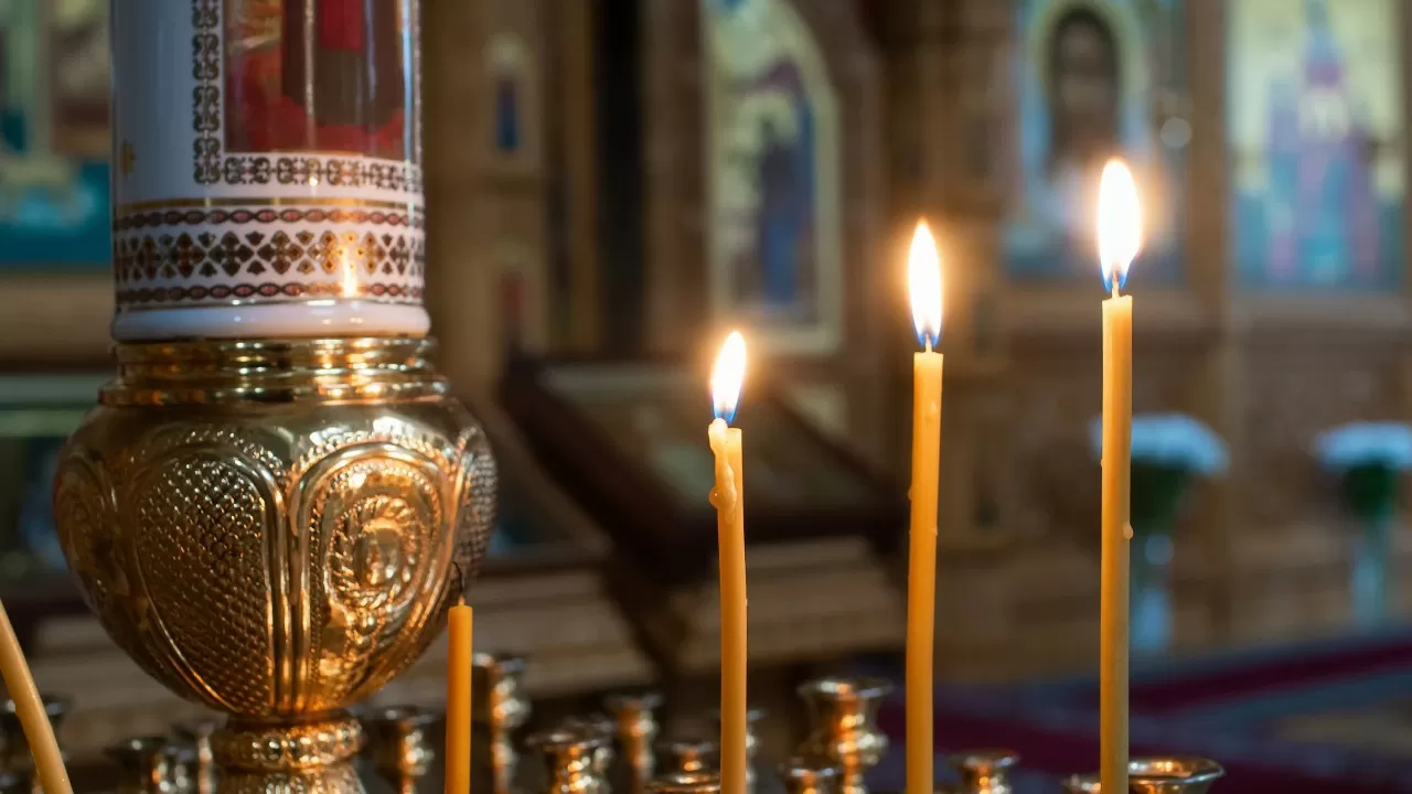 Казахстанские православные храмы получили частицу Благодатного огня