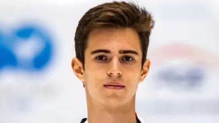 Казахстанский фигурист вошел в топ-10 на юниорском чемпионате мира
