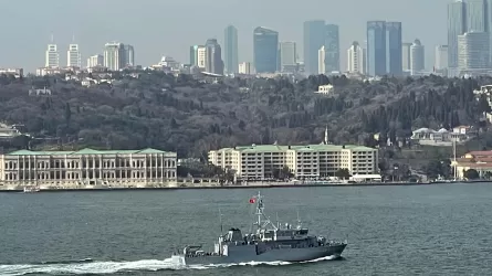 Министр обороны Турции исключил пропуск военных кораблей в Черное море