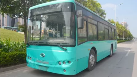 Автобус насмерть задавил 5-летнюю девочку на остановке в Усть-Каменогорске