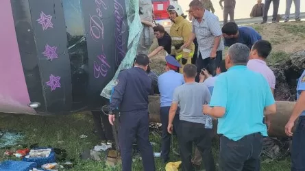 В Туркестанской области в ДТП погибли трое и четверо пострадали