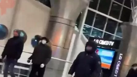 Аэропорт отдали мародерам на разграбление без сопротивления