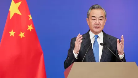 Глава МИД КНР заявил о готовности противодействовать мышлению времен холодной войны Запада