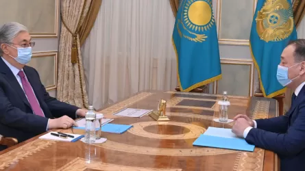 Тугжанов рассказал Токаеву, кому в Казахстане повысят зарплату