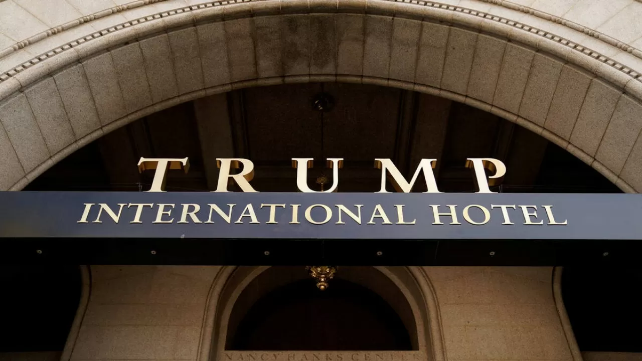 Трамп выручил рекордную сумму за продажу Trump International Hotel 