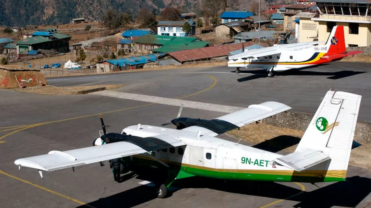 В Непале на месте крушения самолета нашли тела погибших 
