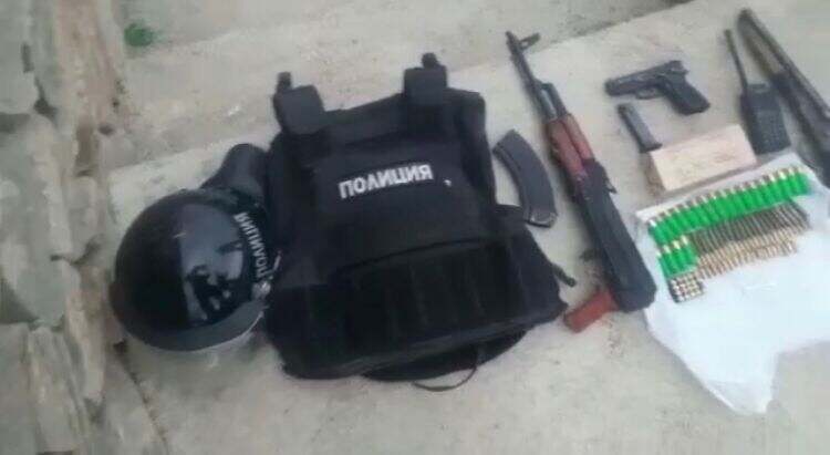 Жамбылдық полицейлер 10 қару, граната және 600-ден астам патрон тапты