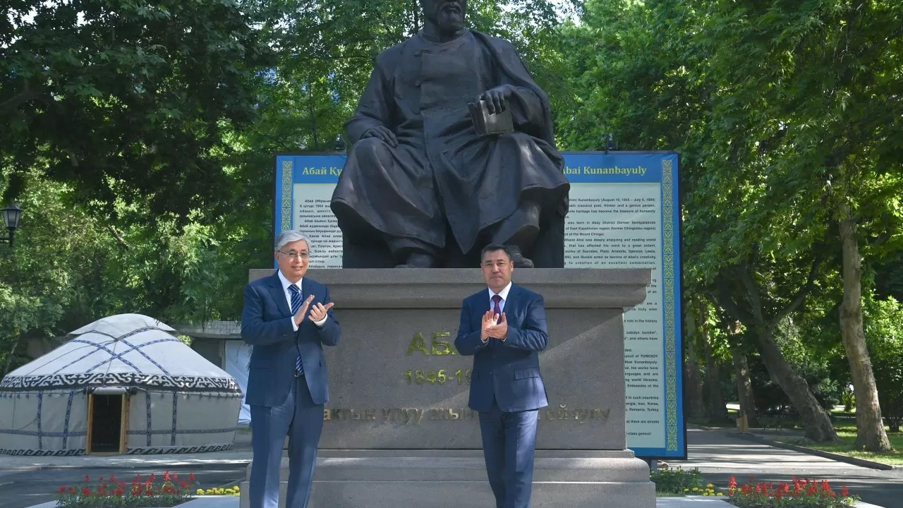 Бішкекте Абай ескерткішінің ашылу рәсімі өтті 