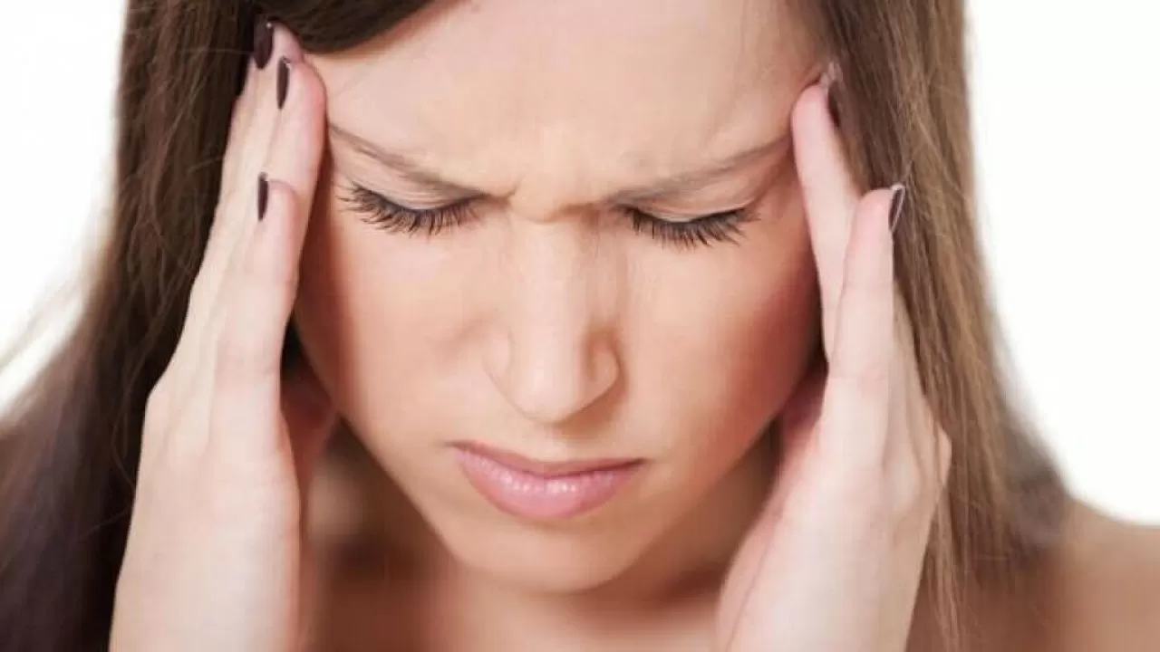 Как избавиться от головной боли без таблеток, рассказал врач  