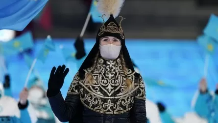 Костюмы знаменосцев Казахстана на Олимпиаде в Пекине вошли в коллекцию "культурное наследие МОК"