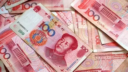 Курс юаня к доллару упал до минимума 