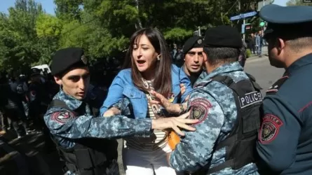 Армения полициясы оппозицияның 277 жақтасын қамауға алды